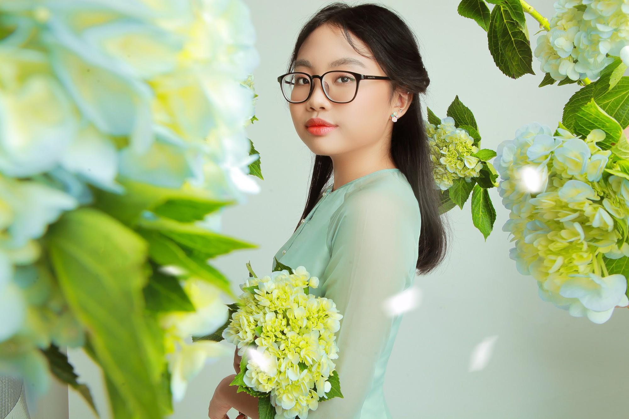Phương Mỹ Chi "đấu tay đôi" với Quang Dũng