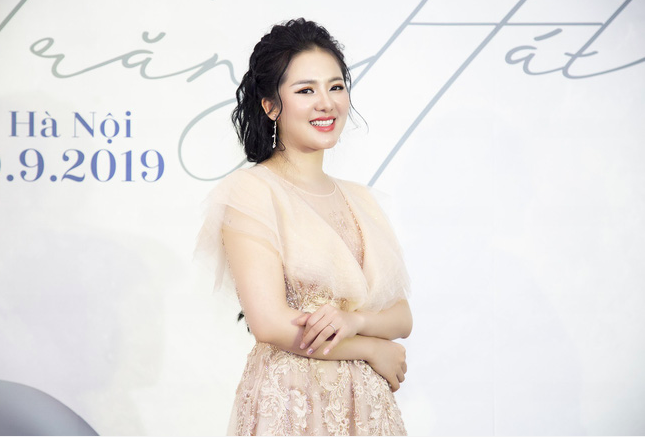Sao Mai Phạm Thuỳ Dung vào mùa "Trăng hát"