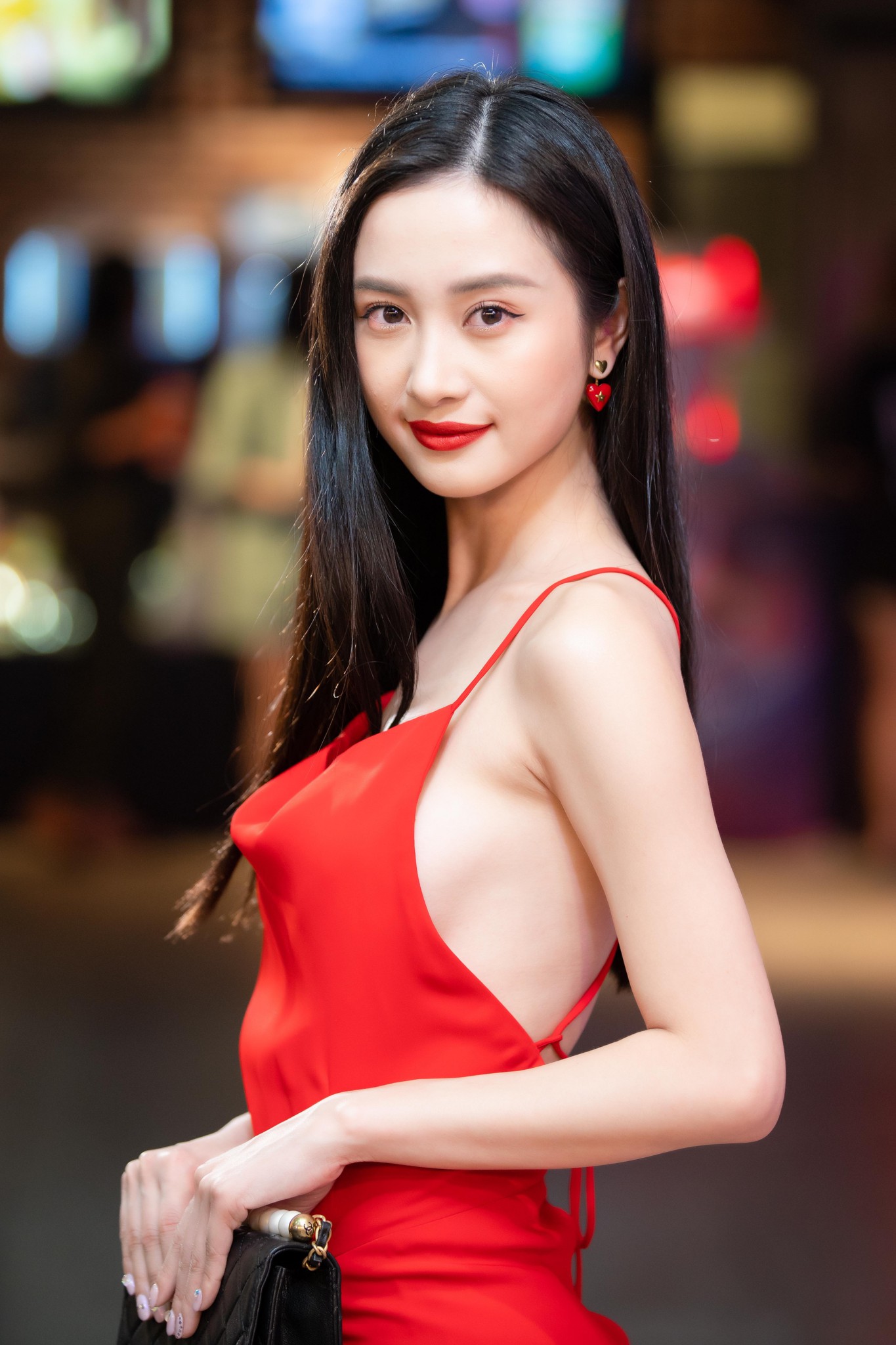 Jun Vũ đọ sắc c&ugrave;ng sao Th&aacute;i Lan Esther Supreeleela - Ảnh 5.