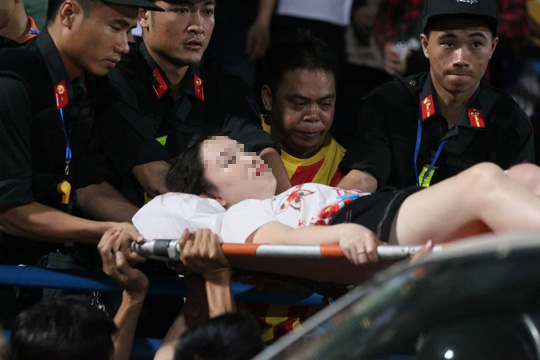 Vụ đốt pháo sáng sân Hàng Đẫy: VFF đề nghị Bộ Công an vào cuộc
