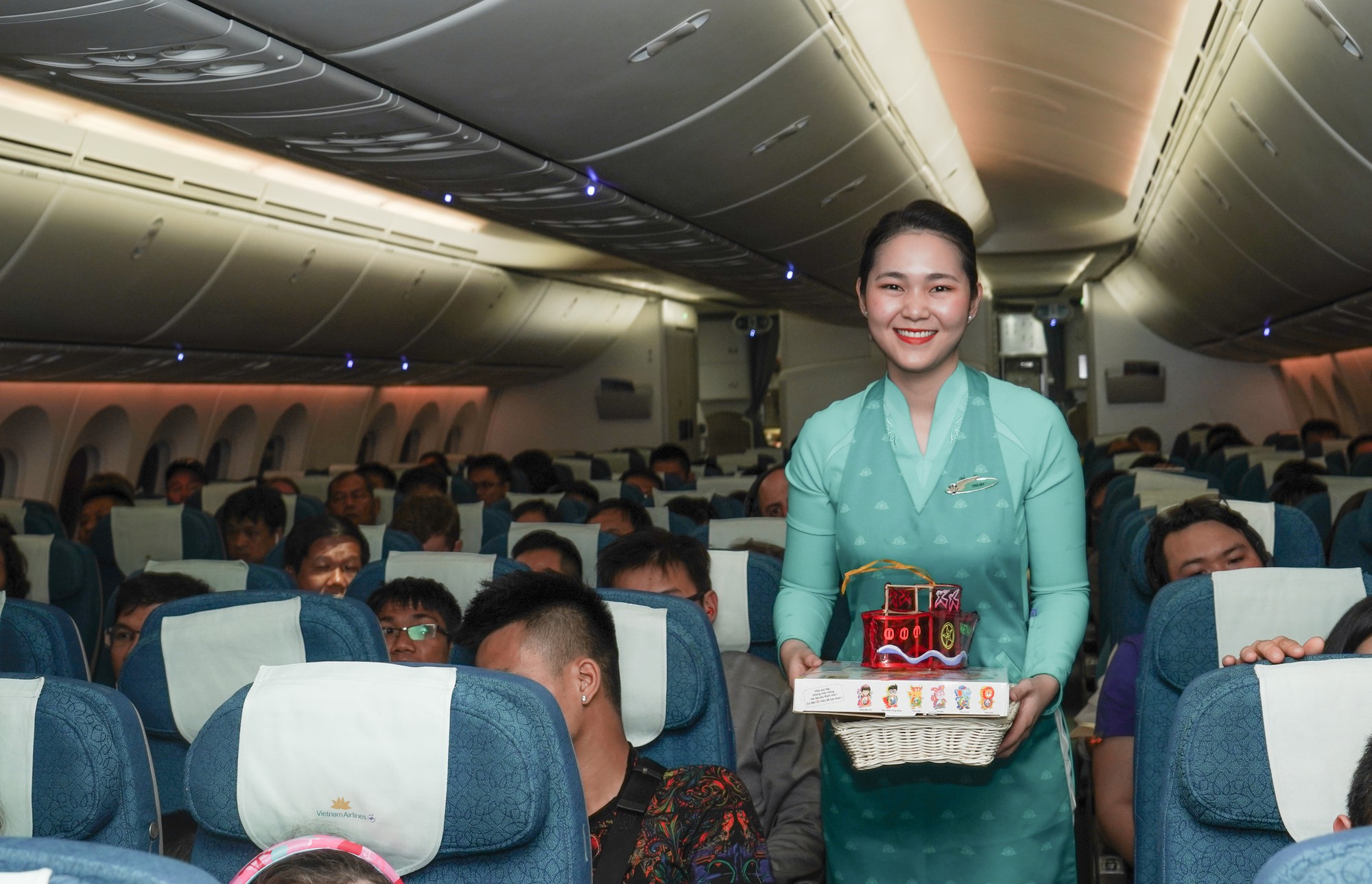 B&iacute; mật đằng sau những m&oacute;n qu&agrave; Trung thu tr&ecirc;n 9 tầng m&acirc;y - Ảnh 9.