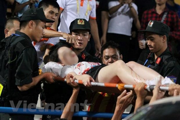 "Treo" sân Hàng Đẫy hết giải, phạt CLB Hà Nội, Nam Định mỗi đội 85 triệu đồng