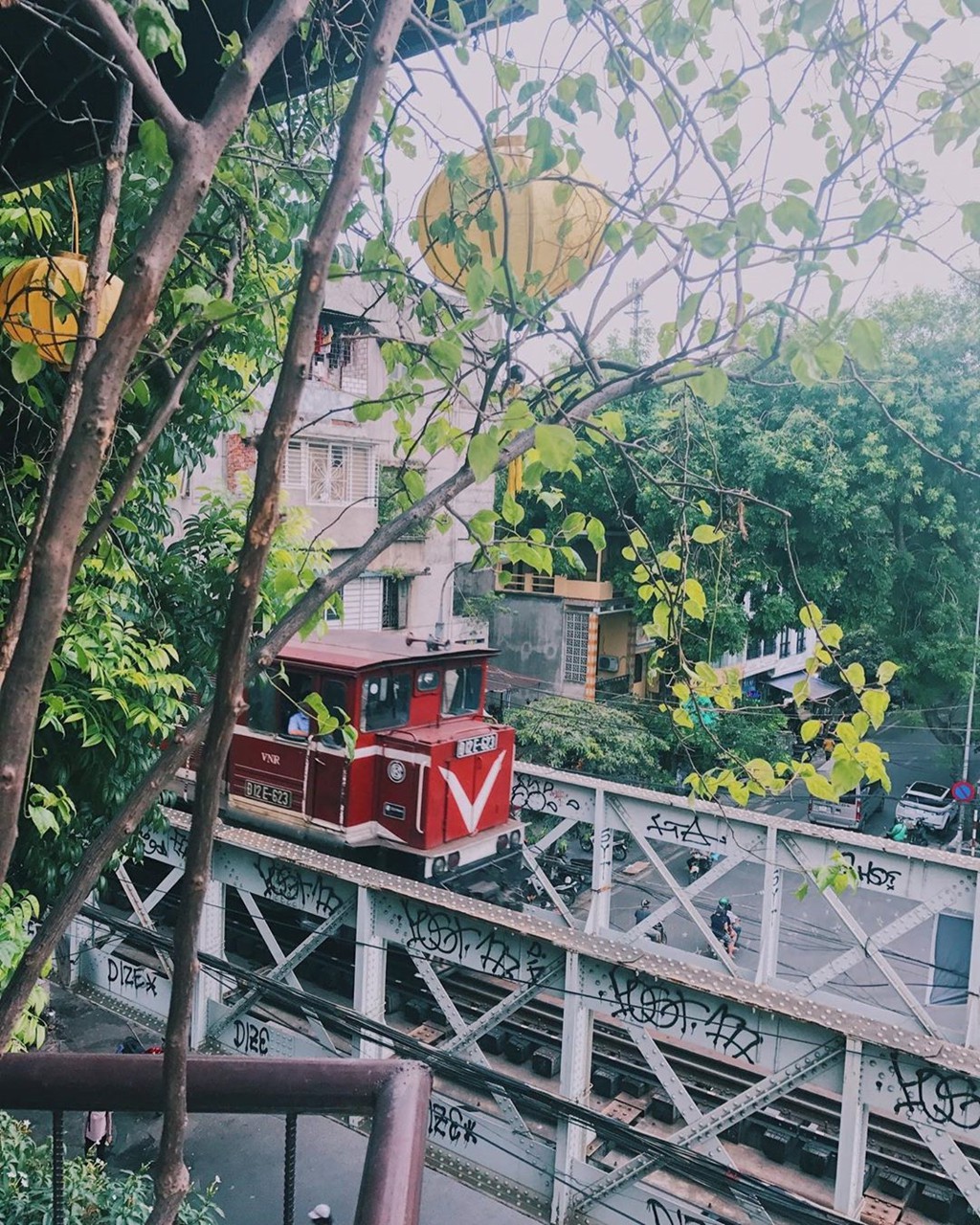 Trung thu gh&eacute; 5 qu&aacute;n c&agrave; ph&ecirc; trang tr&iacute; tr&agrave;n kh&ocirc;ng kh&iacute; trăng rằm - Ảnh 2.