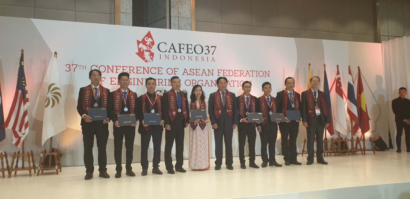 6 kỹ sư của EVNHCMC nhận Chứng chỉ Kỹ sư chuy&ecirc;n nghiệp ASEAN - Ảnh 1.