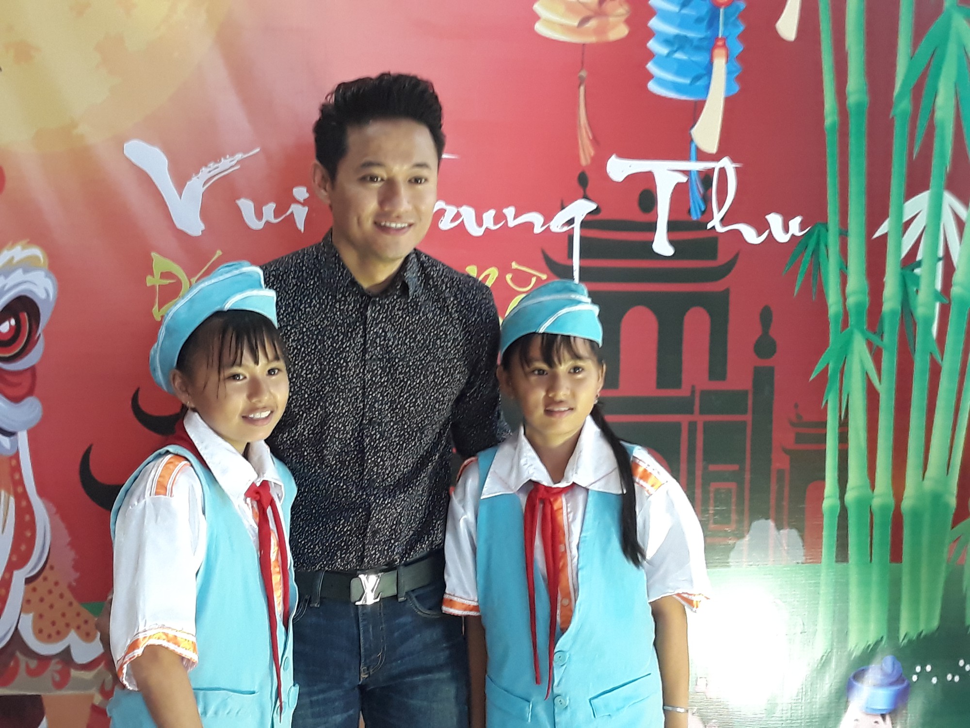 Quý Bình, Hạnh Thúy... hết lòng vì trẻ em!