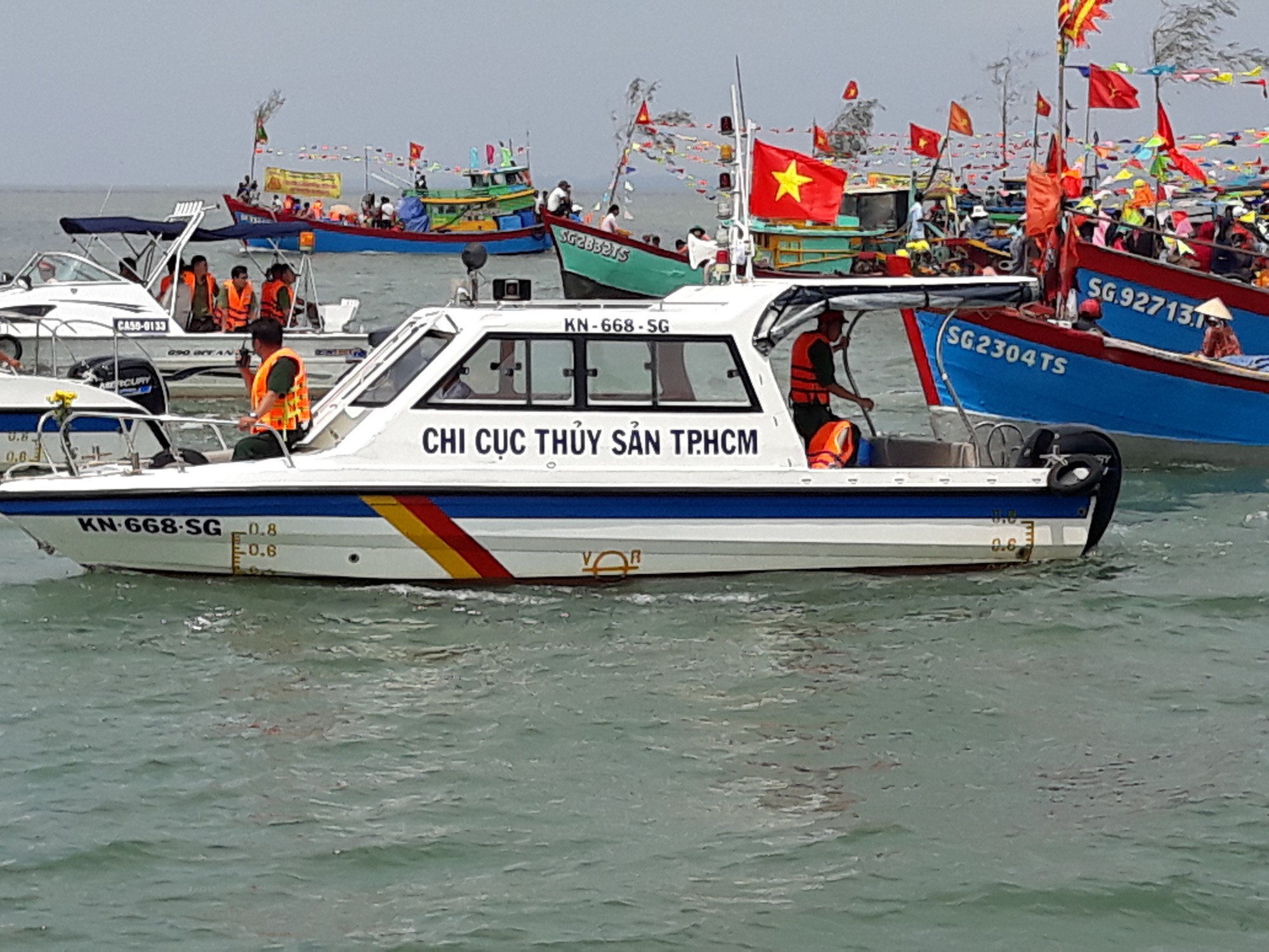 Quý Bình, Hạnh Thúy... hết lòng vì trẻ em! - Ảnh 20.
