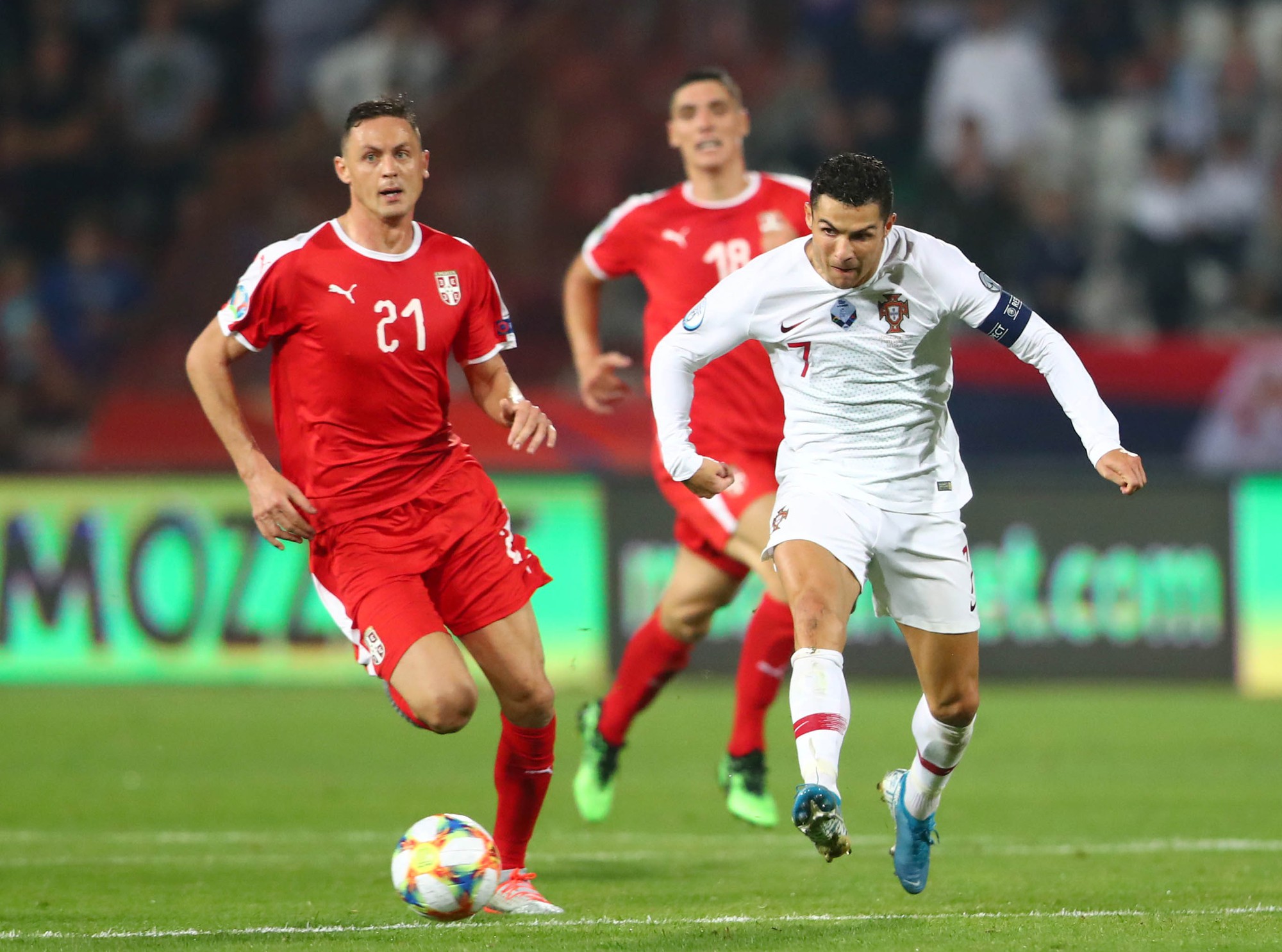 Ronaldo xô đổ mọi định nghĩa về bàn thắng