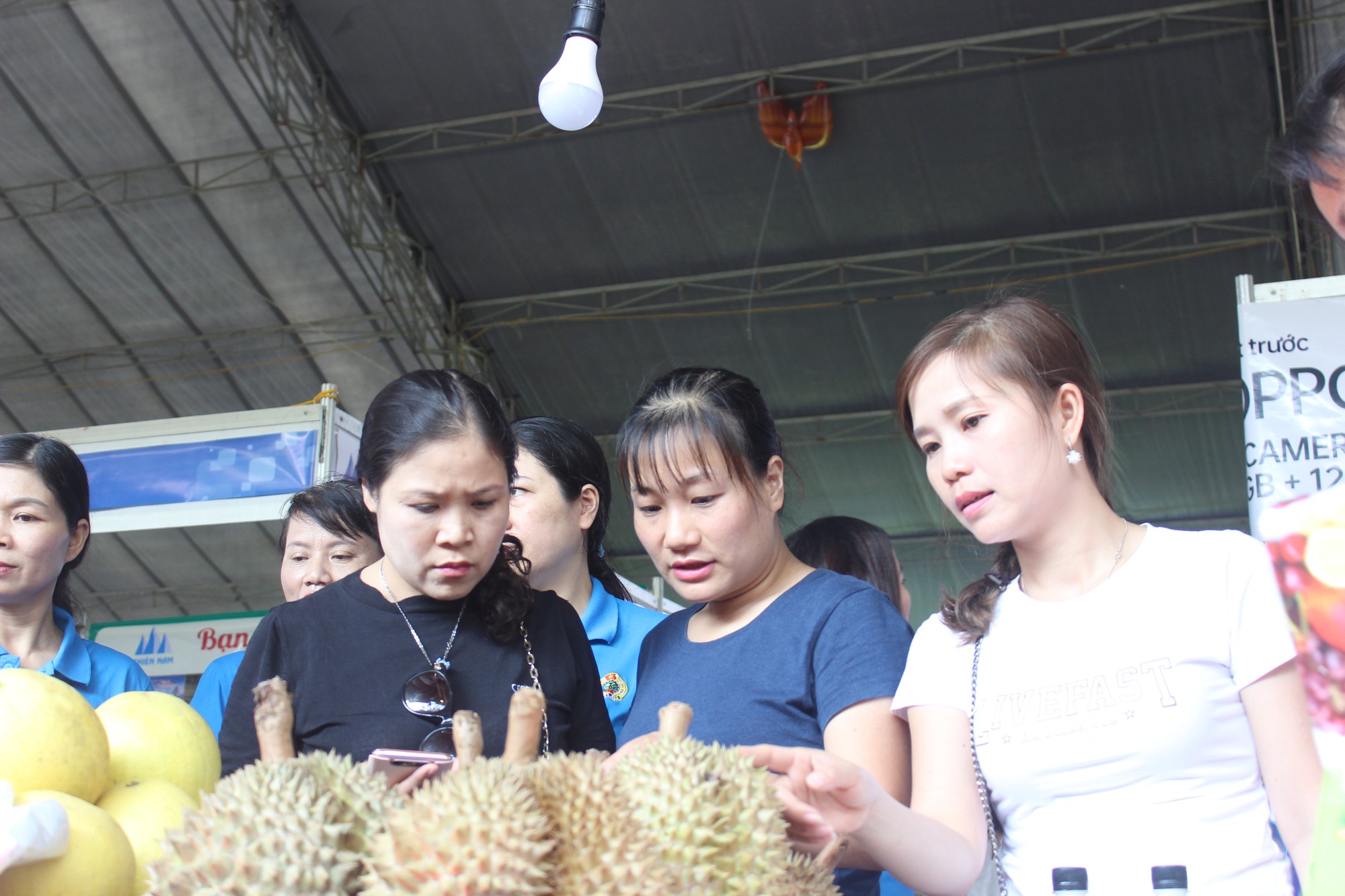 Khai mạc Ngày hội công nhân – Phiên chợ nghĩa tình năm 2019 tại Hải Phòng - Ảnh 2.
