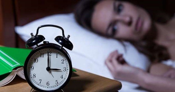 Điều g&igrave; xảy ra nếu uống qu&aacute; nhiều nước h&agrave;ng ng&agrave;y? - Ảnh 2.