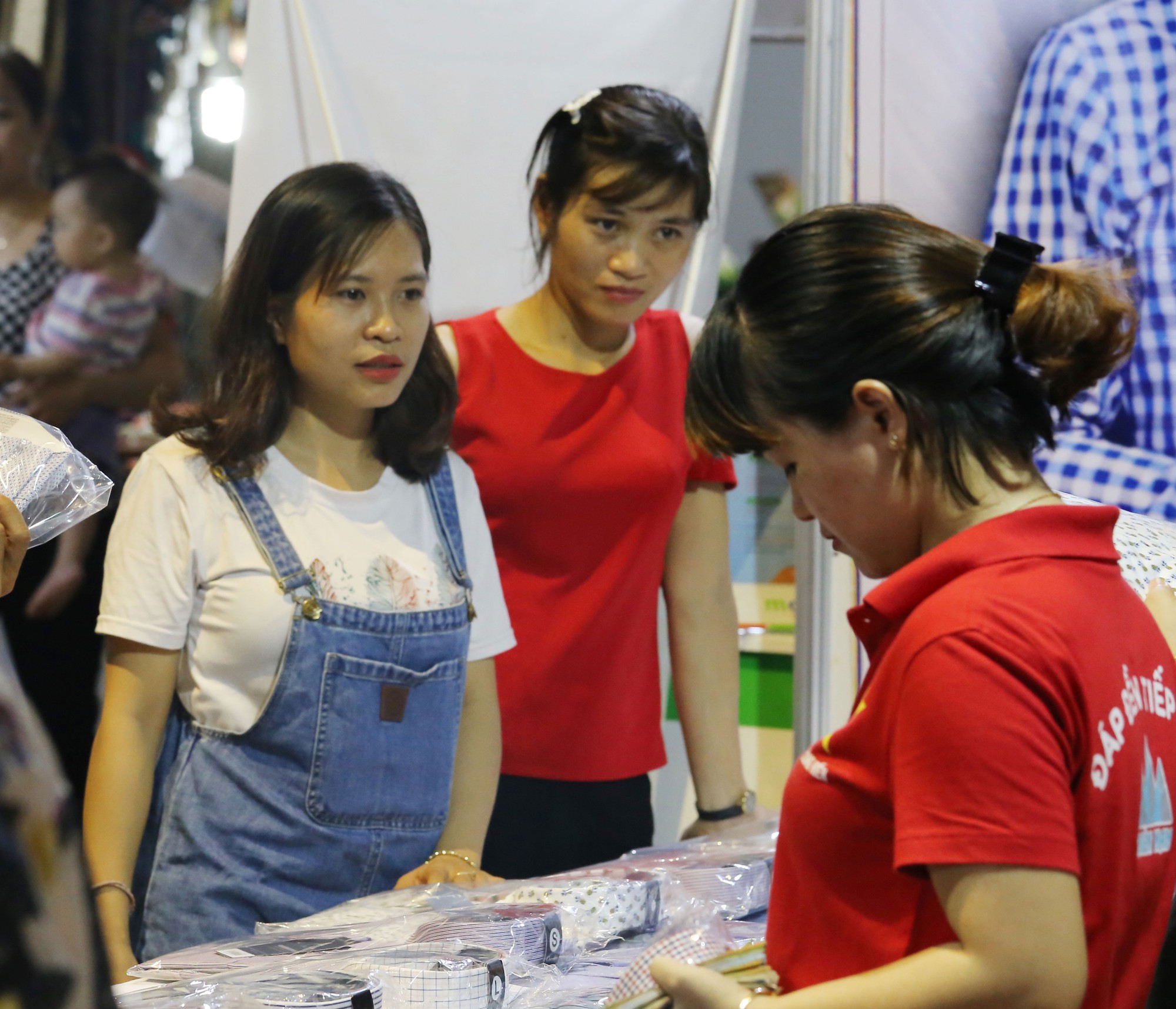 Ngày hội ấm áp, nghĩa tình