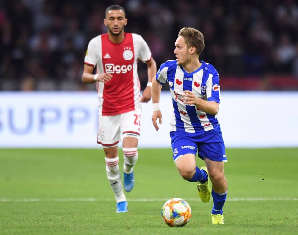 Heerenveen thảm bại trước Ajax, người hâm mộ Việt Nam gọi tên Đoàn Văn Hậu