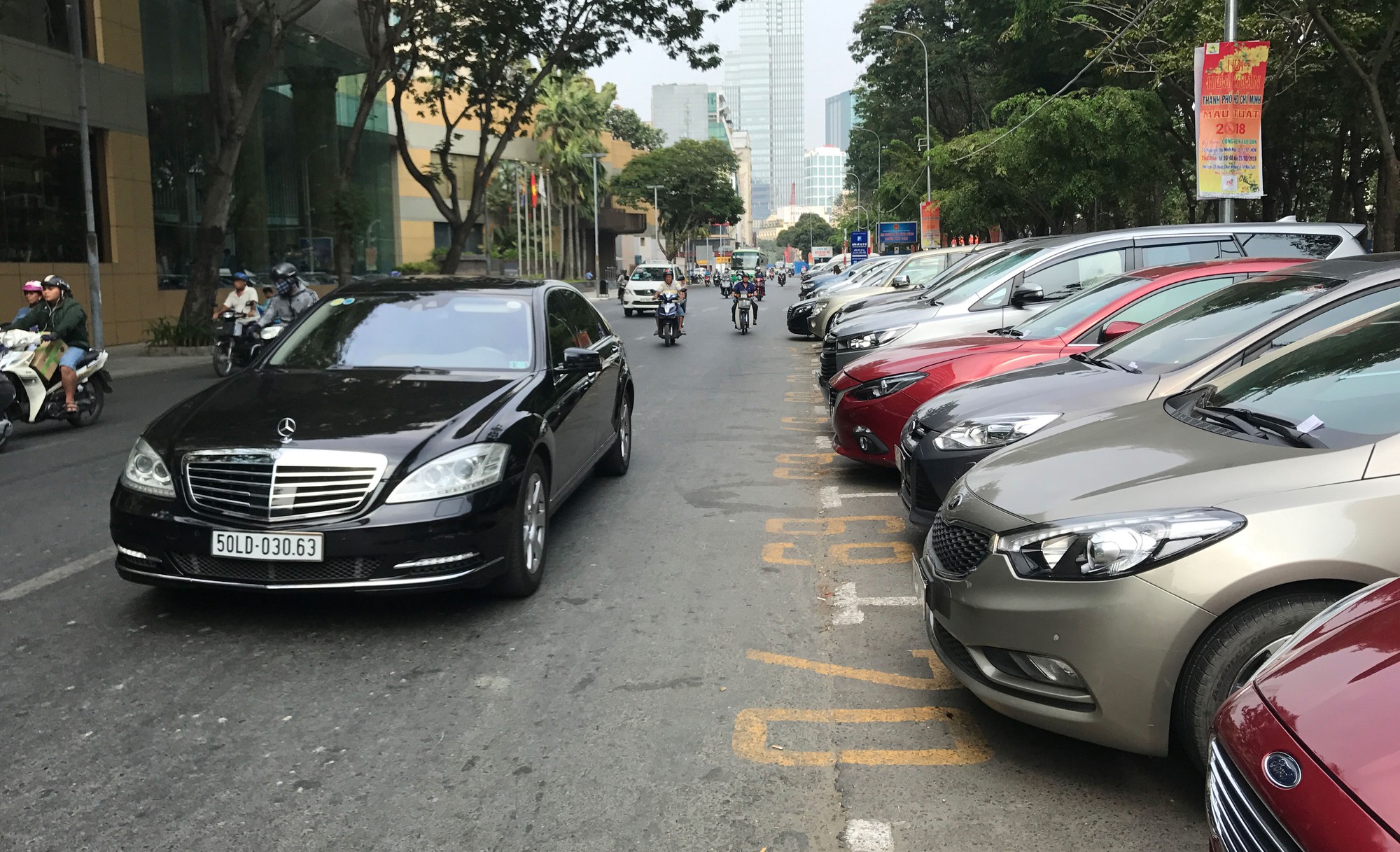 T&aacute;i diễn thất thu ph&iacute; đậu &ocirc;t&ocirc; - Ảnh 1.