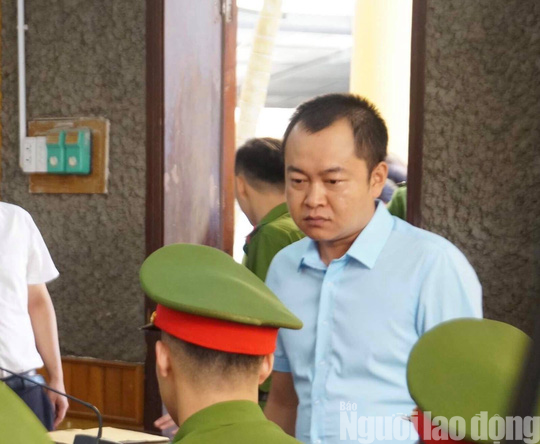 Hoãn phiên tòa xử 8 bị cáo vụ gian lận điểm thi Sơn La - Ảnh 10.