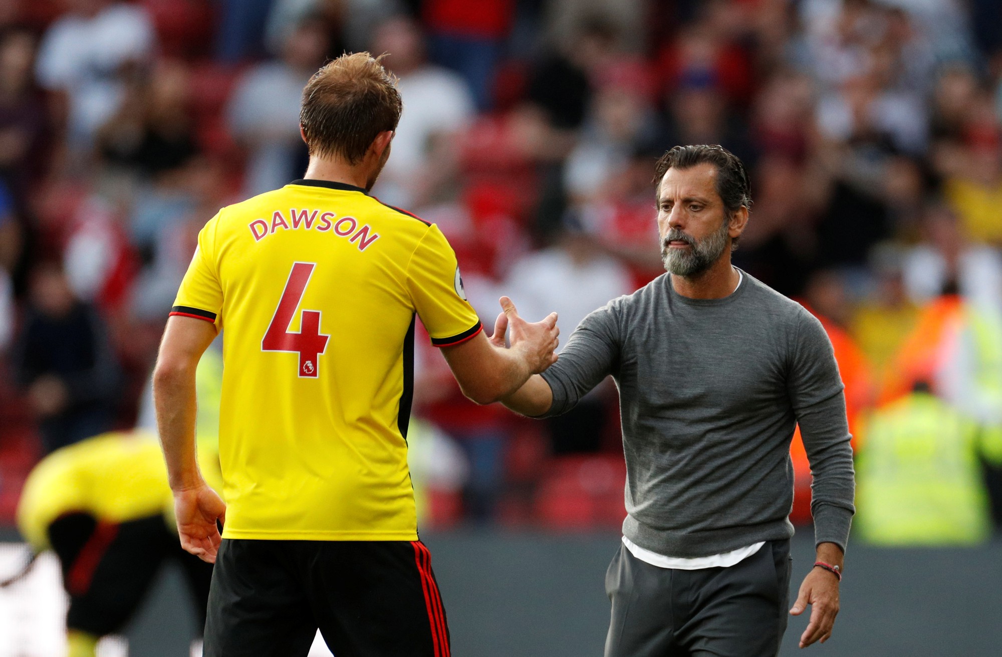 Ngỡ ng&agrave;ng h&agrave;ng thủ, Arsenal nhận quả đắng tại Vicarage Road - Ảnh 1.