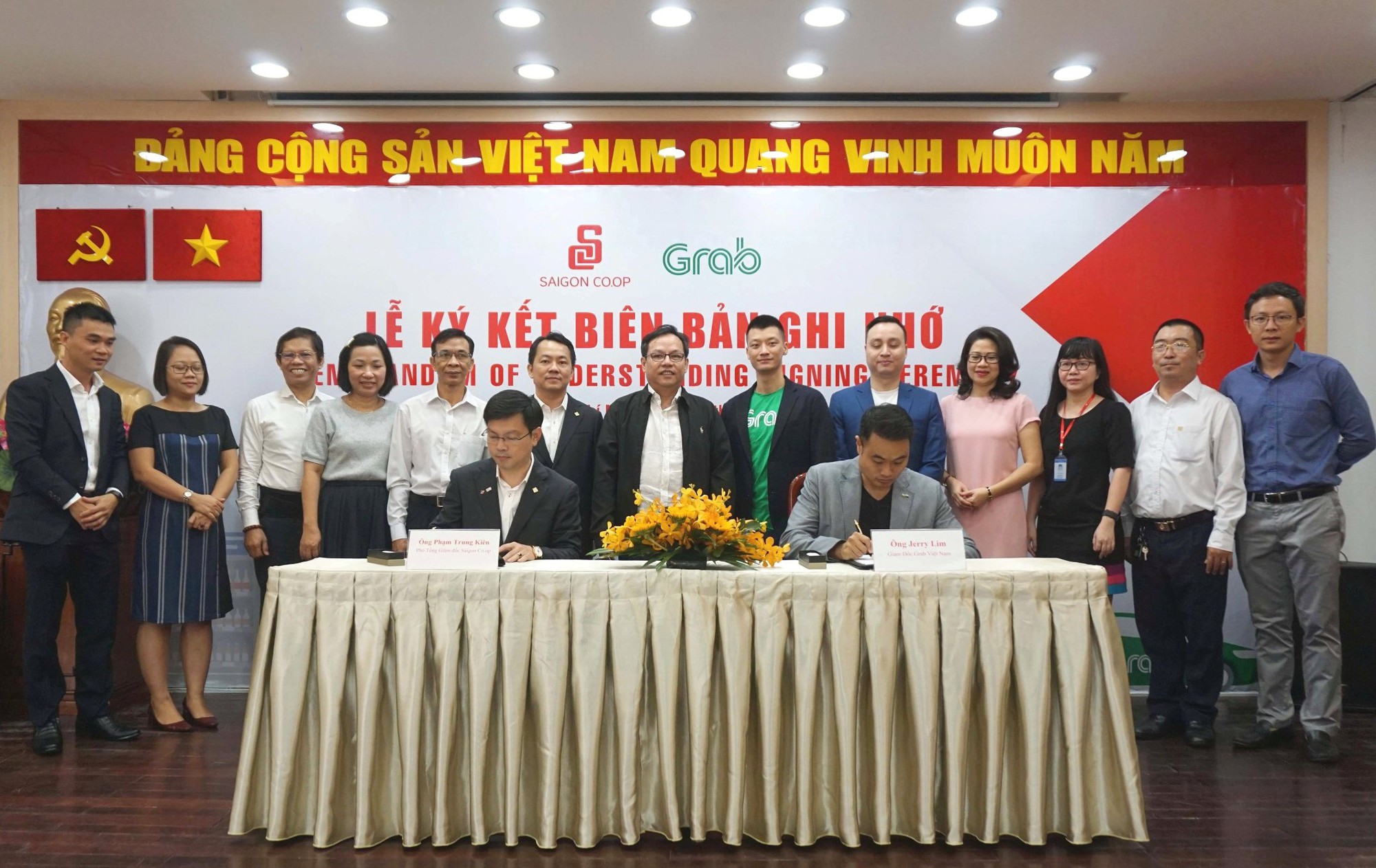 Grab tham gia giao hàng, thức ăn cho Co.opmart, Co.opXtra