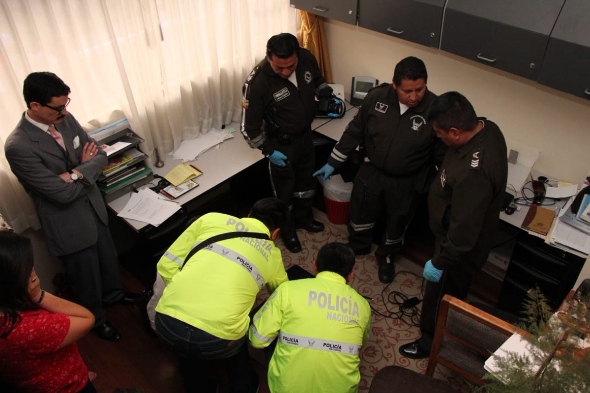 Ecuador: Gần như to&agrave;n bộ dữ liệu c&aacute; nh&acirc;n bị lộ tr&ecirc;n mạng - Ảnh 2.