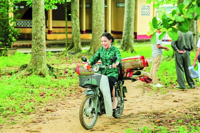 Nghệ sĩ Việt Hương: Ng&agrave;y n&agrave;o c&ograve;n c&oacute; nhau th&igrave; sống hết cho nhau - Ảnh 3.