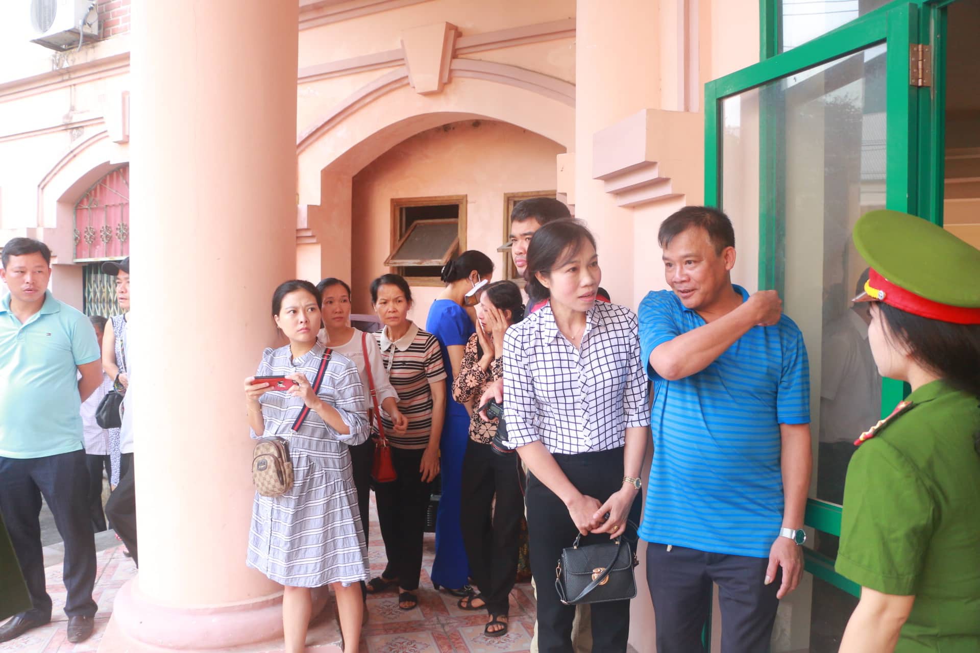 Ho&atilde;n phi&ecirc;n t&ograve;a xử vụ gian lận điểm thi ở H&agrave; Giang - Ảnh 13.