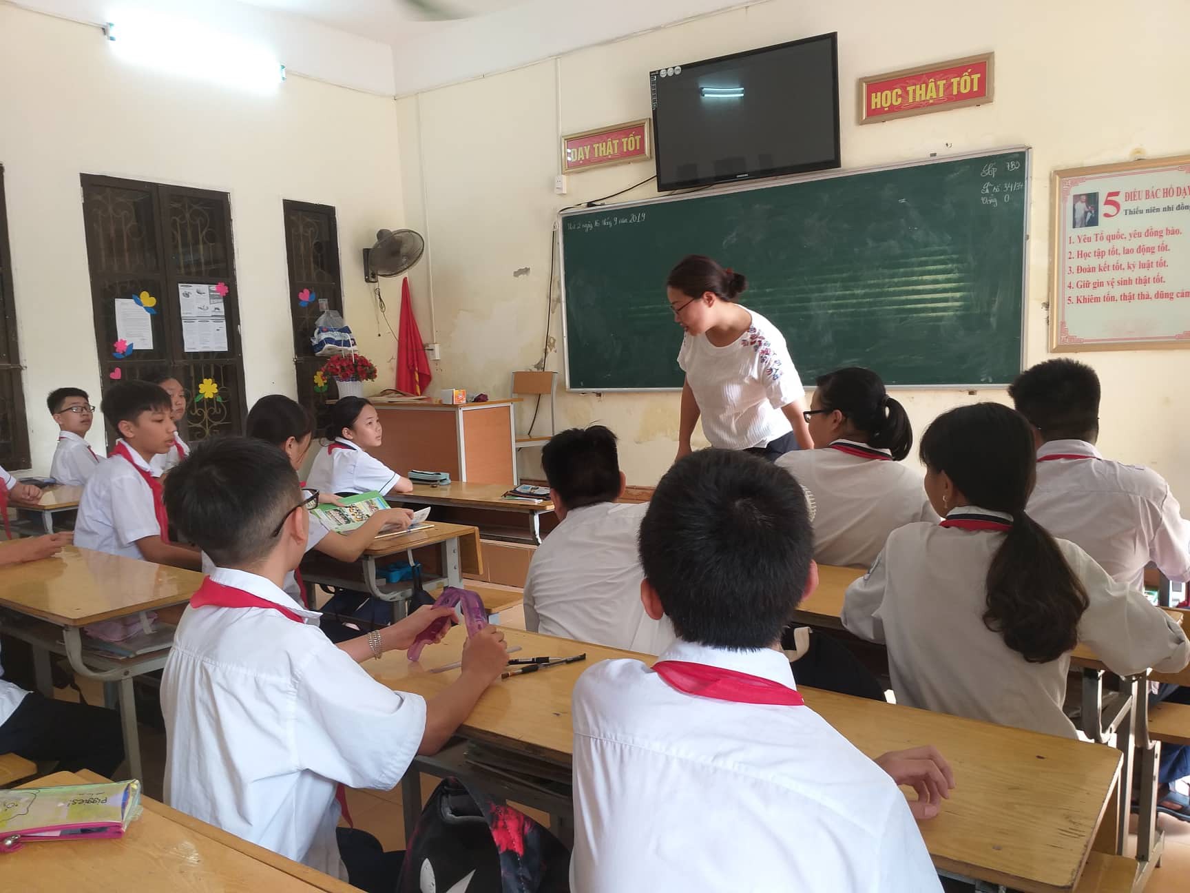 H&agrave;ng trăm học sinh lớp 7, 8 chưa được học tiếng Anh v&igrave; thiếu gi&aacute;o vi&ecirc;n - Ảnh 1.