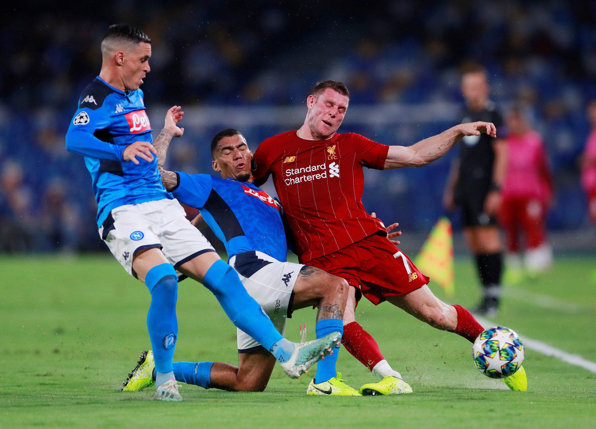 Hàng thủ tạo phản, Liverpool đại bại tại Napoli - Ảnh 1.
