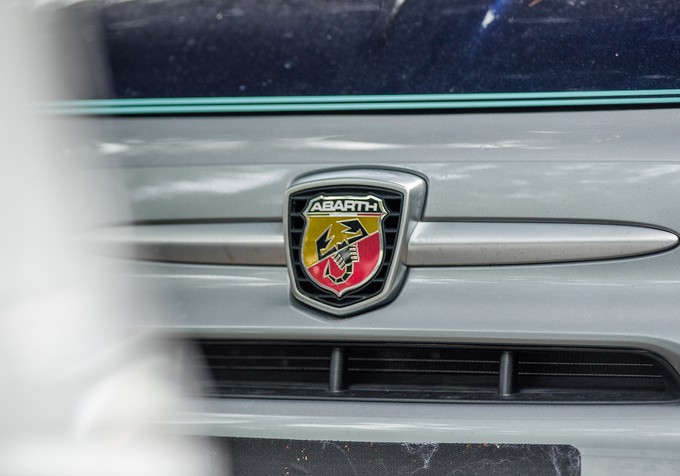 Mui trần t&iacute; hon Fiat 500 gi&aacute; gần 3 tỉ tại Việt Nam - Ảnh 5.