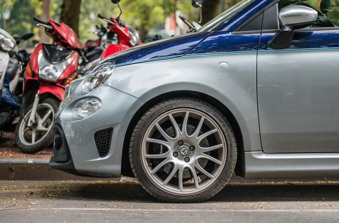 Mui trần t&iacute; hon Fiat 500 gi&aacute; gần 3 tỉ tại Việt Nam - Ảnh 6.