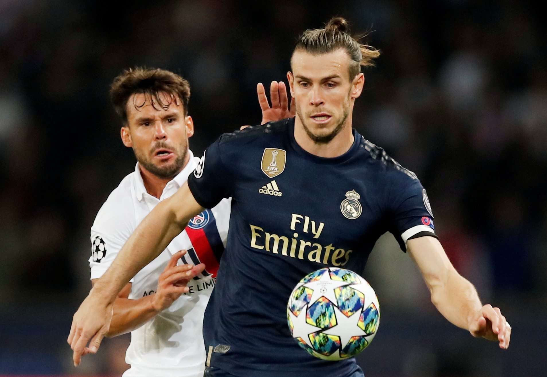 HLV Zidane bất ngờ với sự yếu k&eacute;m ở h&agrave;ng c&ocirc;ng Real Madrid - Ảnh 3.