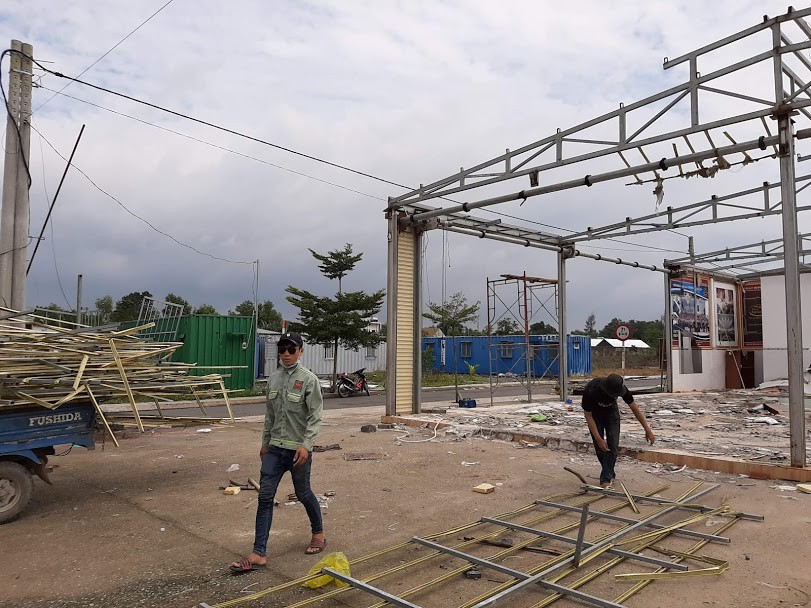 Cận cảnh hoang t&agrave;n ở c&aacute;c văn ph&ograve;ng, dự &aacute;n khi &ocirc;ng chủ Alibaba xộ kh&aacute;m - Ảnh 1.
