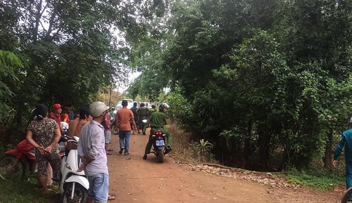 Nã súng bắn chết chị dâu và làm trọng thương anh ruột