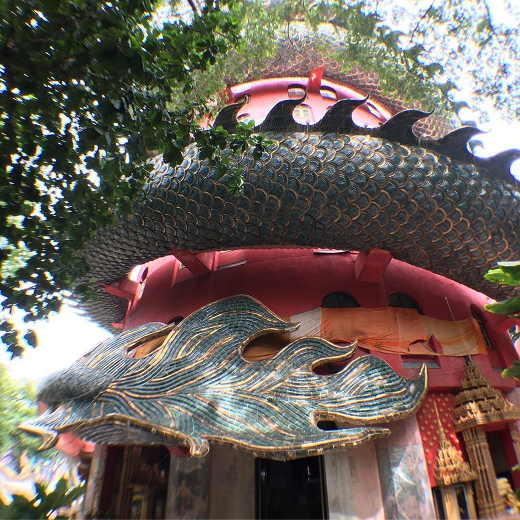 B&iacute; ẩn đằng sau ng&ocirc;i ch&ugrave;a hồng c&oacute; rồng khổng lồ quấn quanh - Ảnh 5.