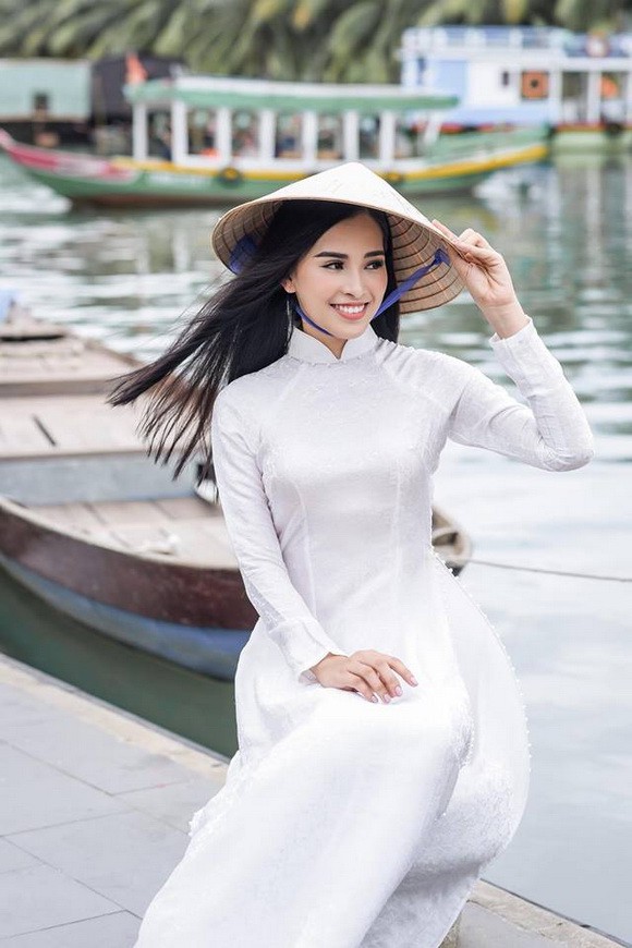 Nhận kh&ocirc;ng ra Hoa hậu Trần Tiểu Vy ng&acirc;y thơ ng&agrave;y n&agrave;o - Ảnh 1.