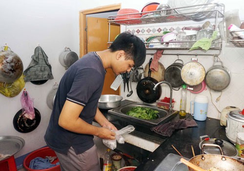 Học bổng B&aacute;o Người Lao Động gi&uacute;p con c&ocirc;ng nh&acirc;n vượt kh&oacute; đến trường - Ảnh 2.