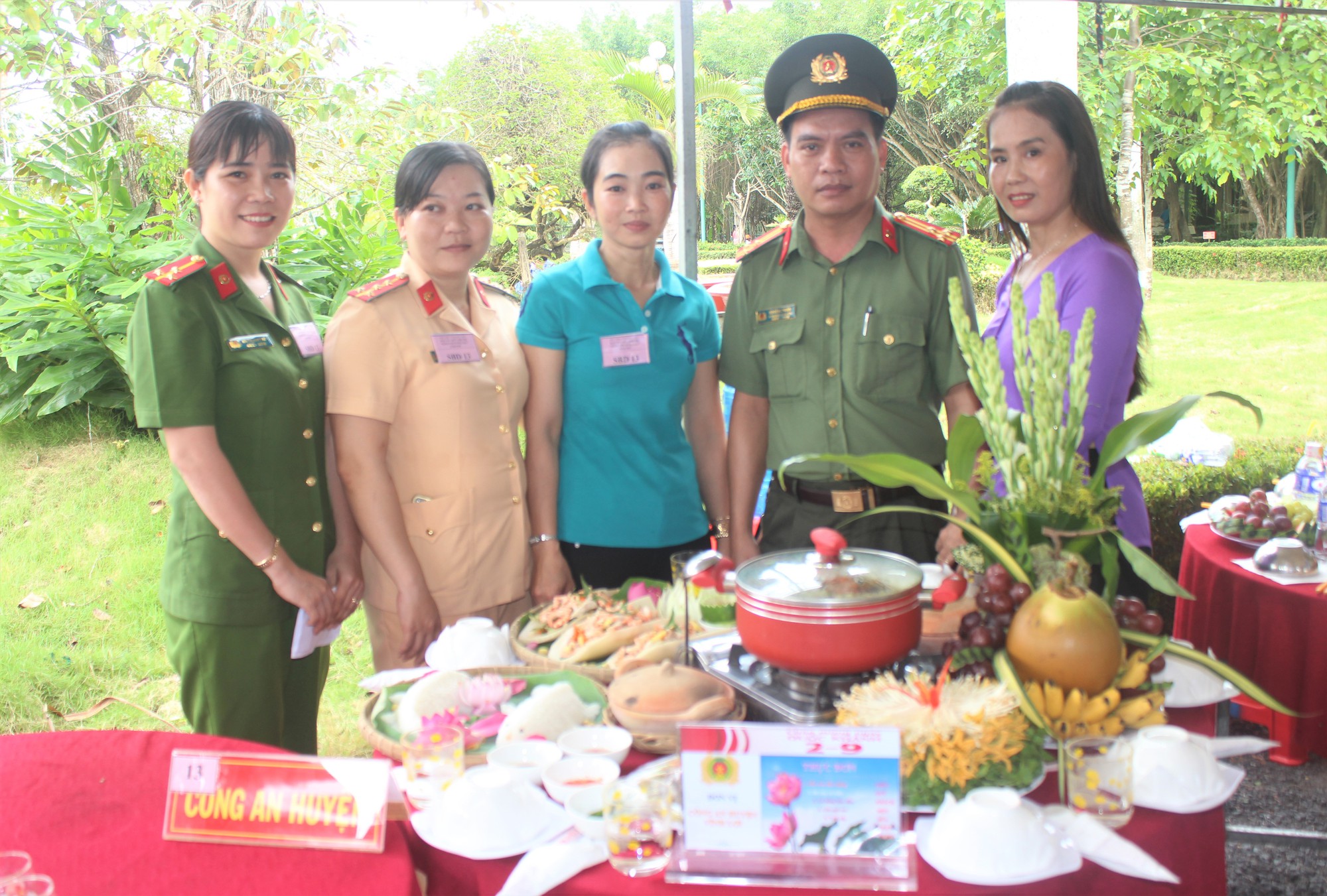 Hàng ngàn người dân Bạc Liêu đến dự ngày giỗ Bác Hồ