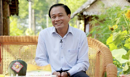 [eMagazine] - Ông chủ tịch tỉnh thích... xe máy hơn xe hơi