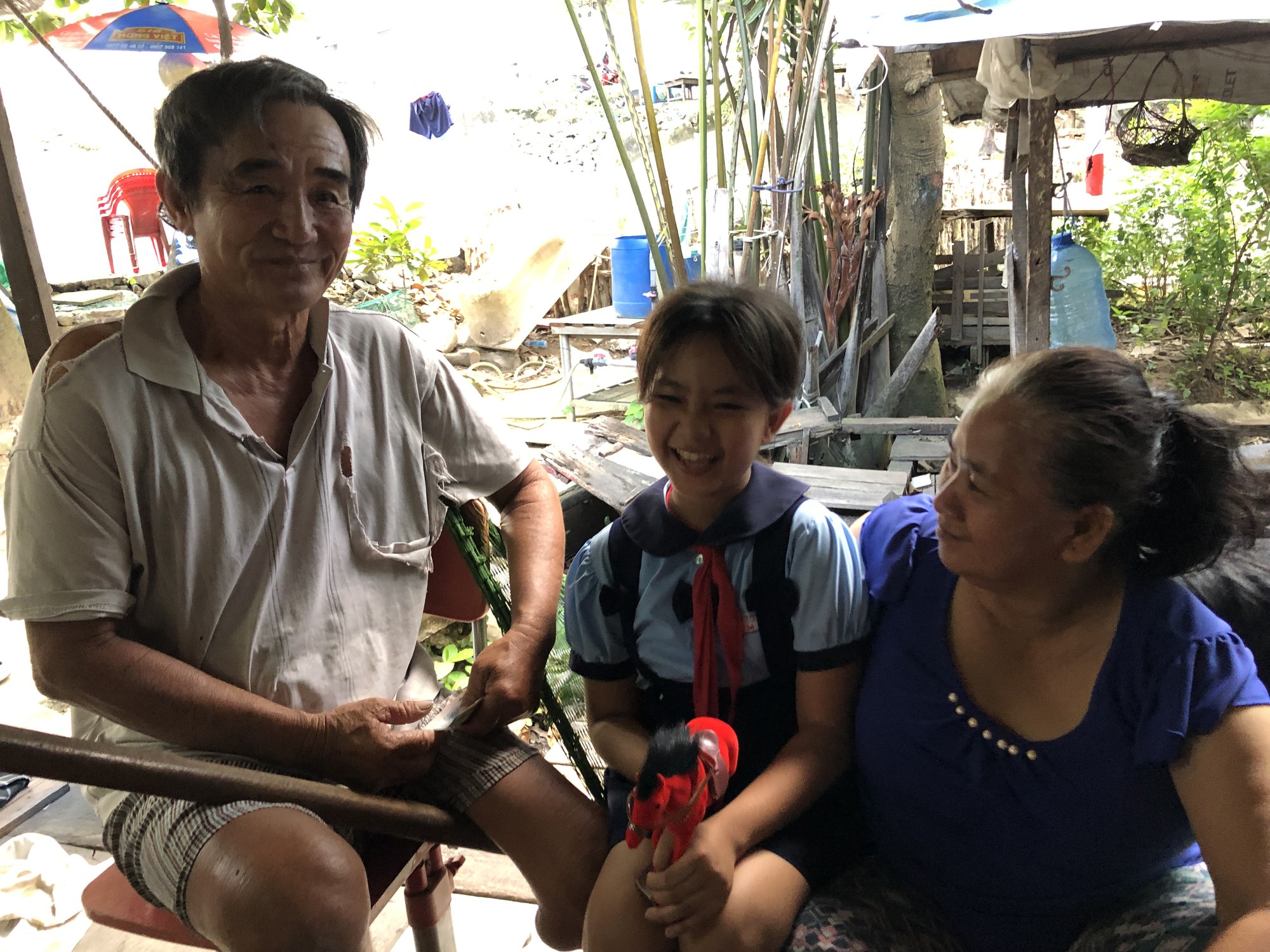 Chuyện người đ&agrave;n &ocirc;ng nhặt được vợ tr&ecirc;n chiếc ghe bẹo - Ảnh 2.