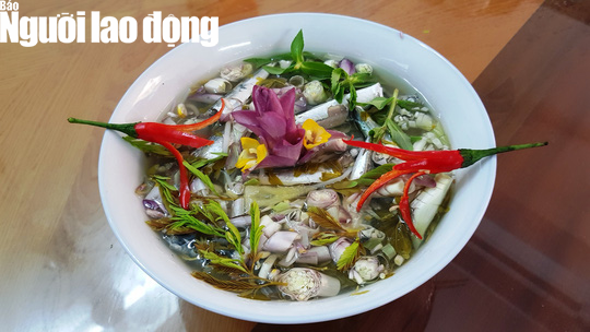 Thu về, nhớ canh chua bông giờ mẹ nấu