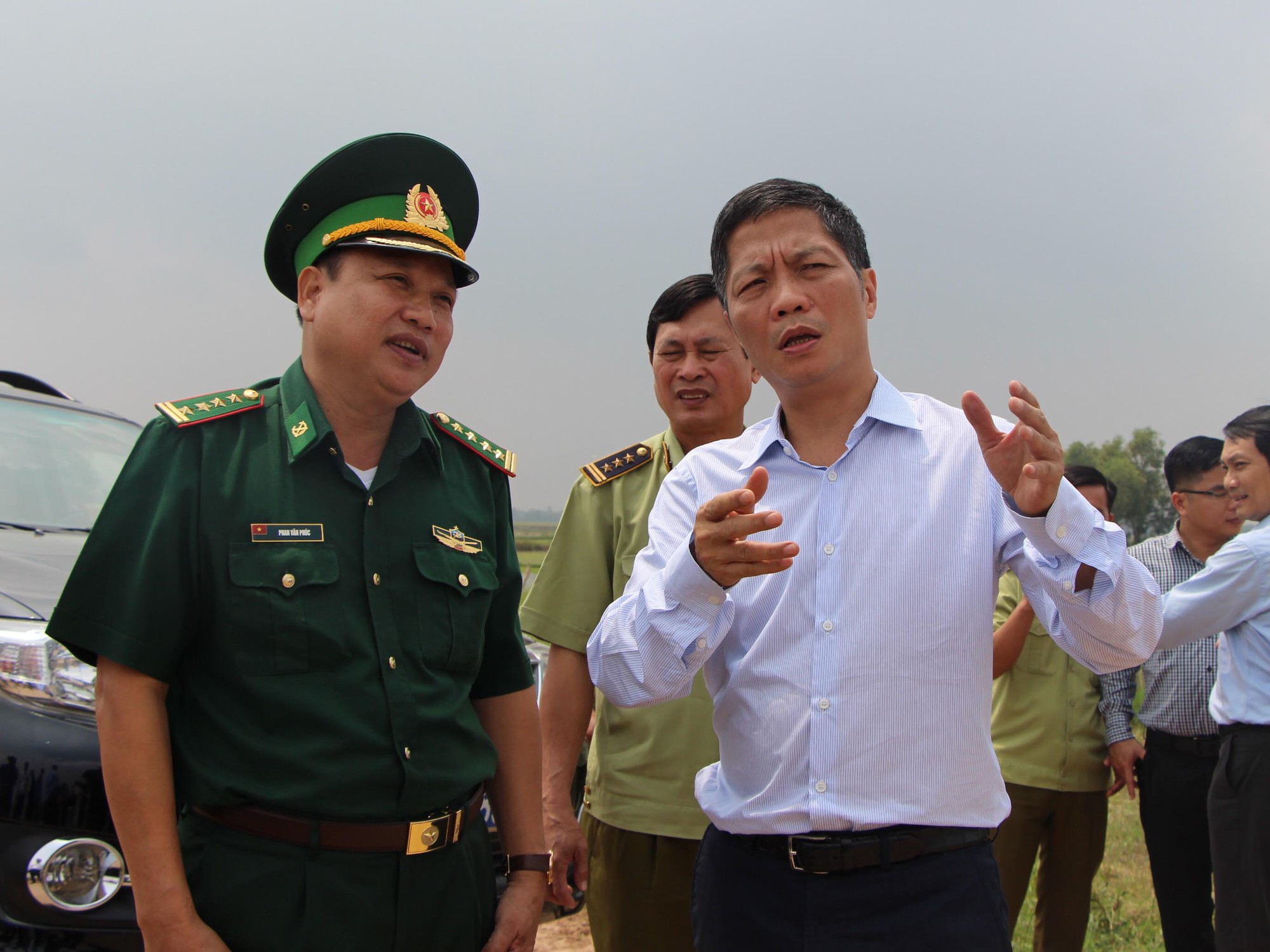 Buôn lậu thuốc lá ở Long An có giảm nhưng tinh vi hơn