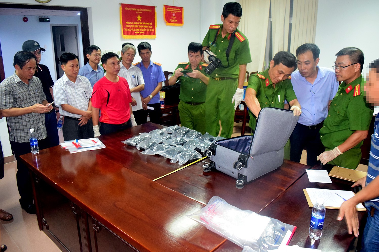 Mang 30.000 viên ma túy khi đi tàu hỏa ra Hà Nội thì bị bắt