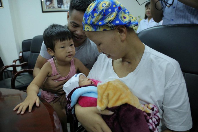 Sau 2 tháng xuất viện, cuộc sống của bé Bình An và mẹ ung thư vú giai đoạn cuối ra sao? - Ảnh 2.