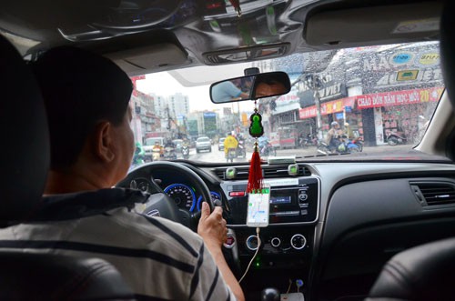 Vay mua xe chạy taxi công nghệ: Không "dễ ăn"