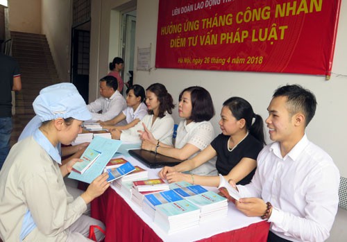Hà Nội: Hỗ trợ pháp lý cho người lao động