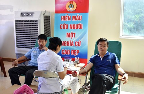 CNVC-LĐ dệt may hiến máu cứu người