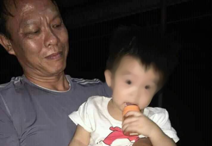 Bỏ bé trai 1 tuổi trước cổng chùa với lời nhắn "xin nuôi cháu hết đời, tôi không vấn vương gì hết"