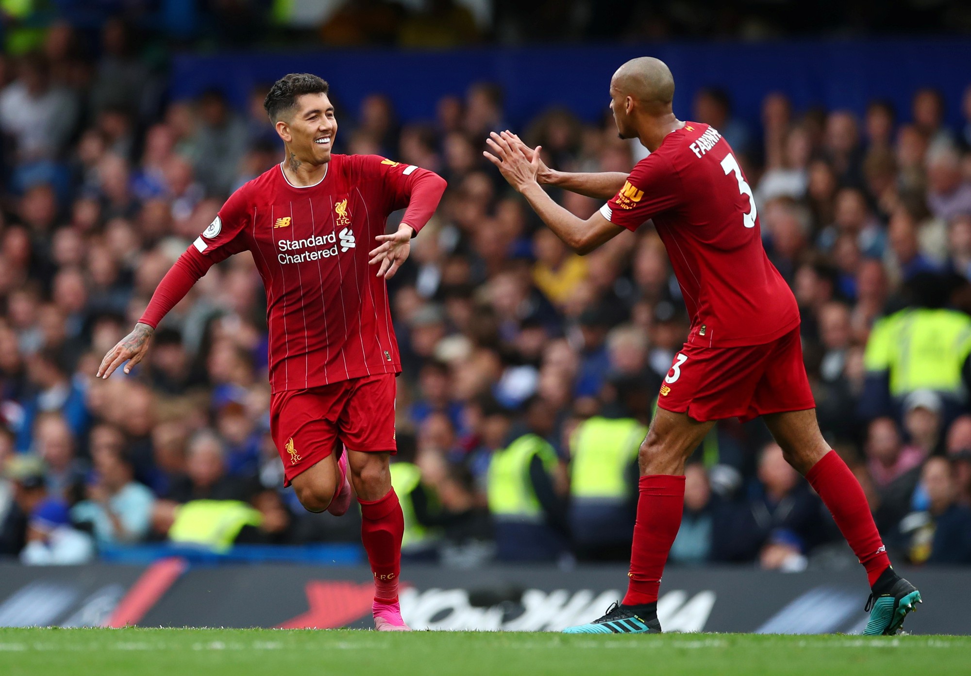Hạ Chelsea bằng siêu phẩm, Liverpool thách thức cả giải Ngoại hạng