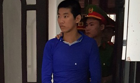 Gã trai dụ bé gái 13 tuổi cùng xóm quan hệ tình dục đến mang thai