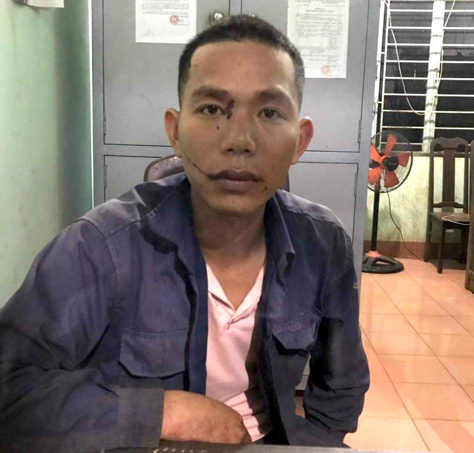Đang ôm hôn say đắm phụ nữ đã có chồng, bị chồng người tình chém chết