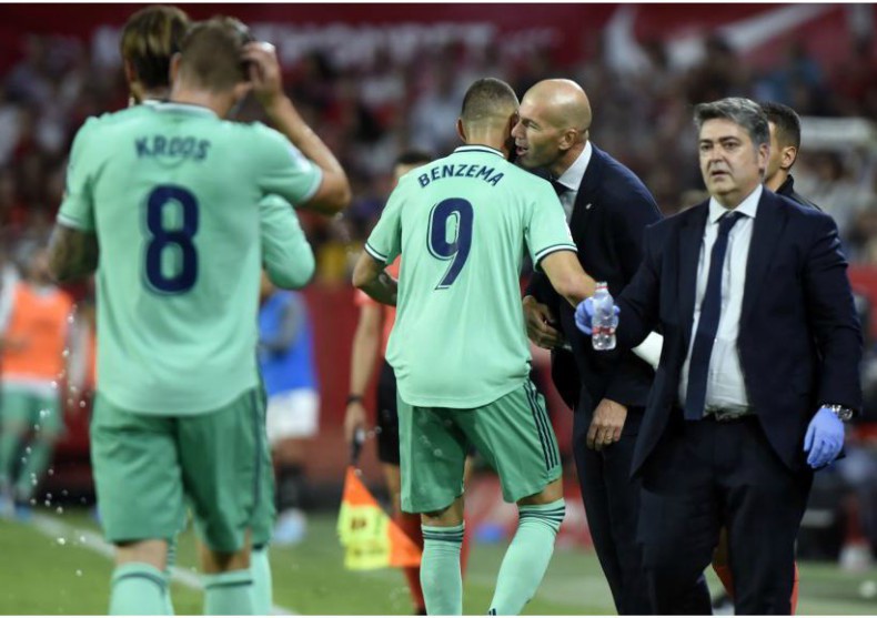 Karim Benzema cứu Zidane, Real Madrid l&ecirc;n nh&igrave; bảng La Liga - Ảnh 6.