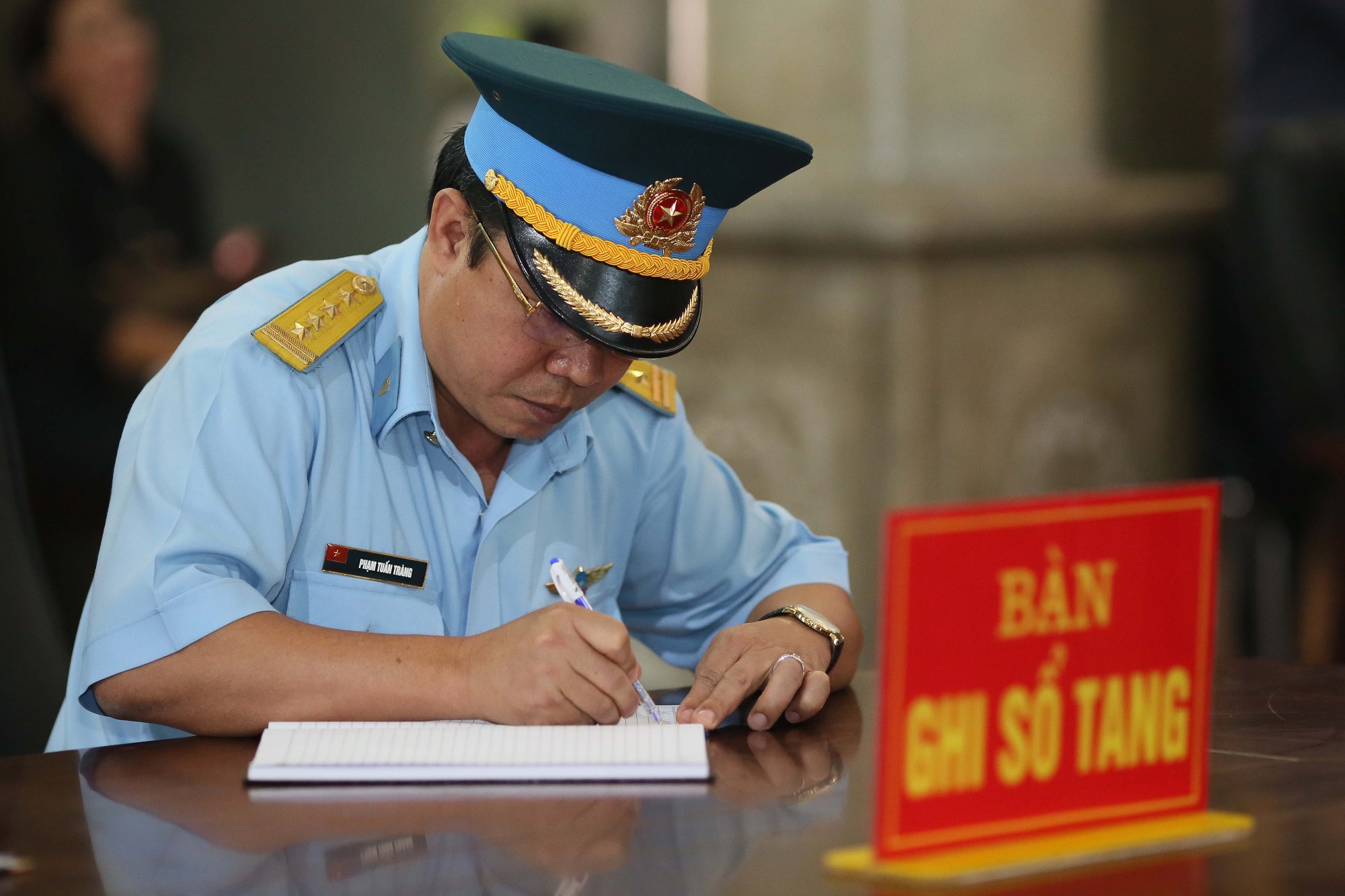 X&uacute;c động lễ viếng đại t&aacute;, phi c&ocirc;ng Nguyễn Văn Bảy - Ảnh 11.
