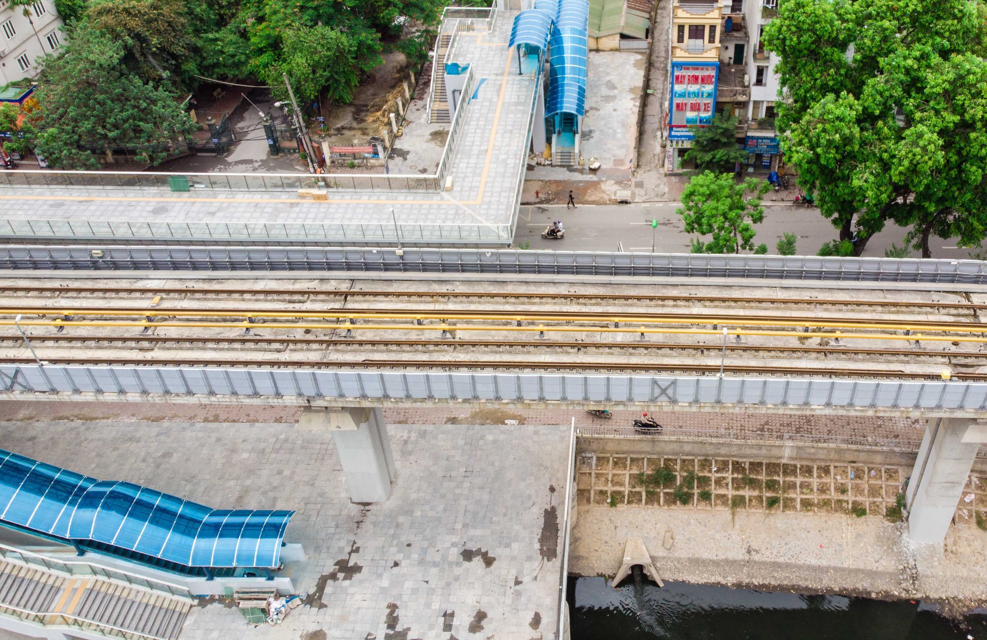 Cận cảnh đường sắt Cát Linh-Hà Đông tiến độ kiểu rùa bò hơn thập kỷ - Ảnh 8.