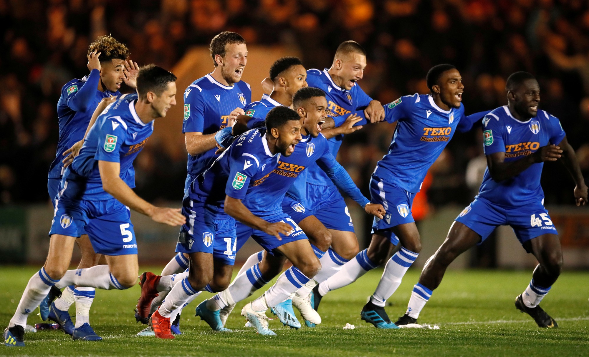 Đội bóng Hạng tư gây sốc ở League Cup, loại Tottenham trên chấm luân lưu - Ảnh 7.
